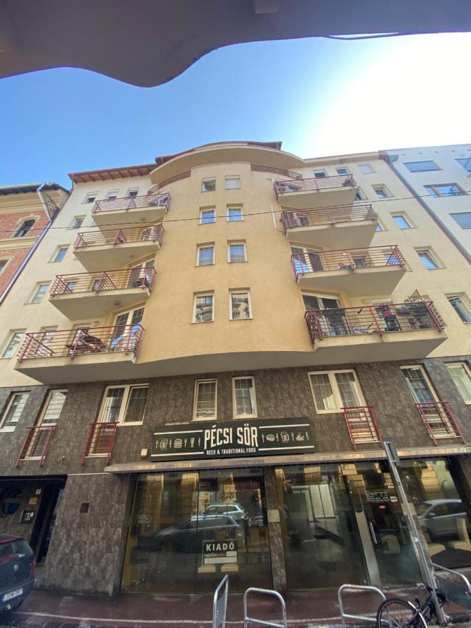 Pesti Apartment&free Parking * Budapesta